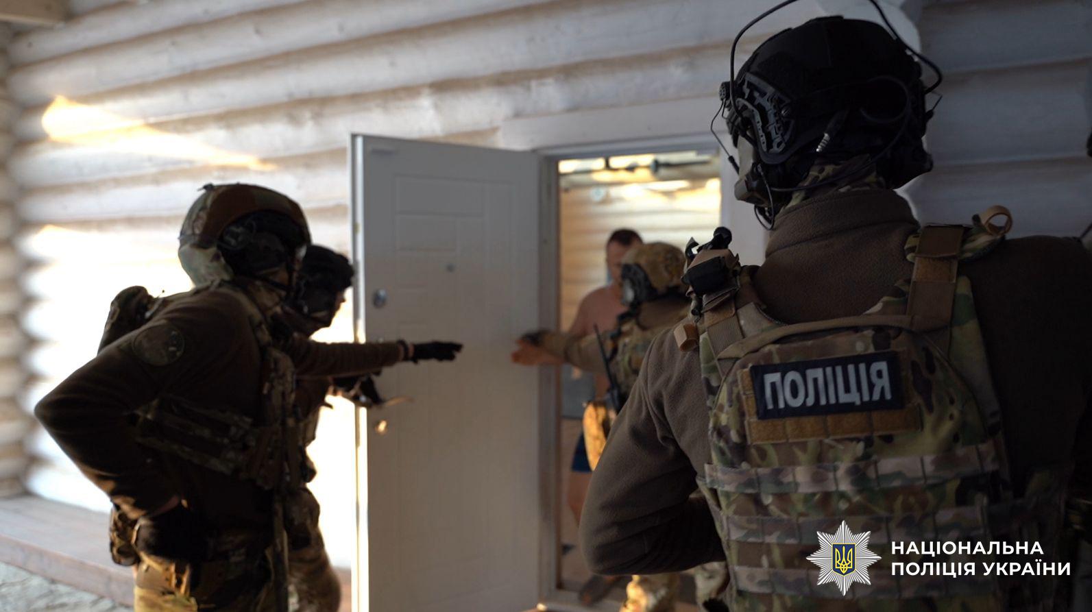 Ошукали іноземців на мільйони: Нацполіція викрила міжнародну шахрайську мережу псевдоінвесторів