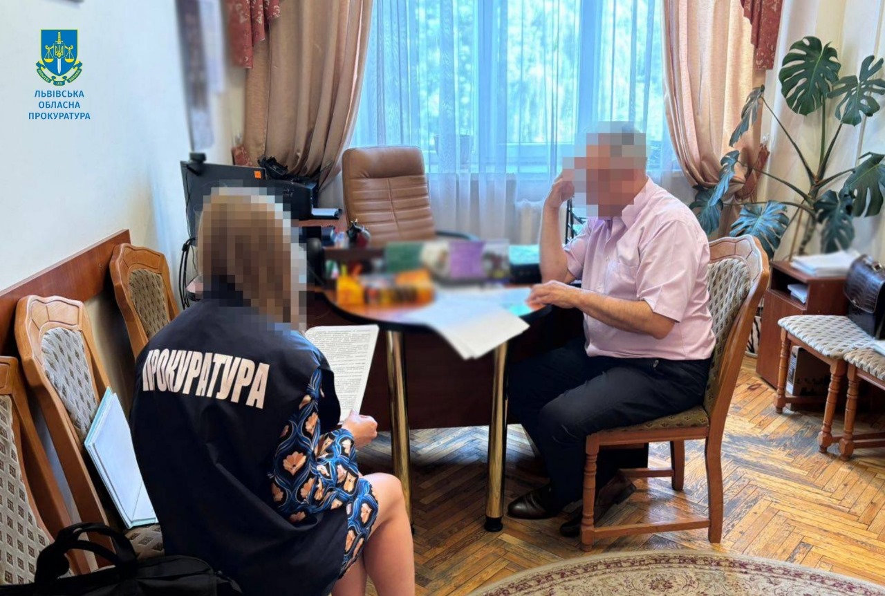 Публічна закупівля товарів зі збитками на майже 2 млн грн – повідомлено про підозру першому проректору та начальнику відділу державних закупівель одного з університетів Львова
