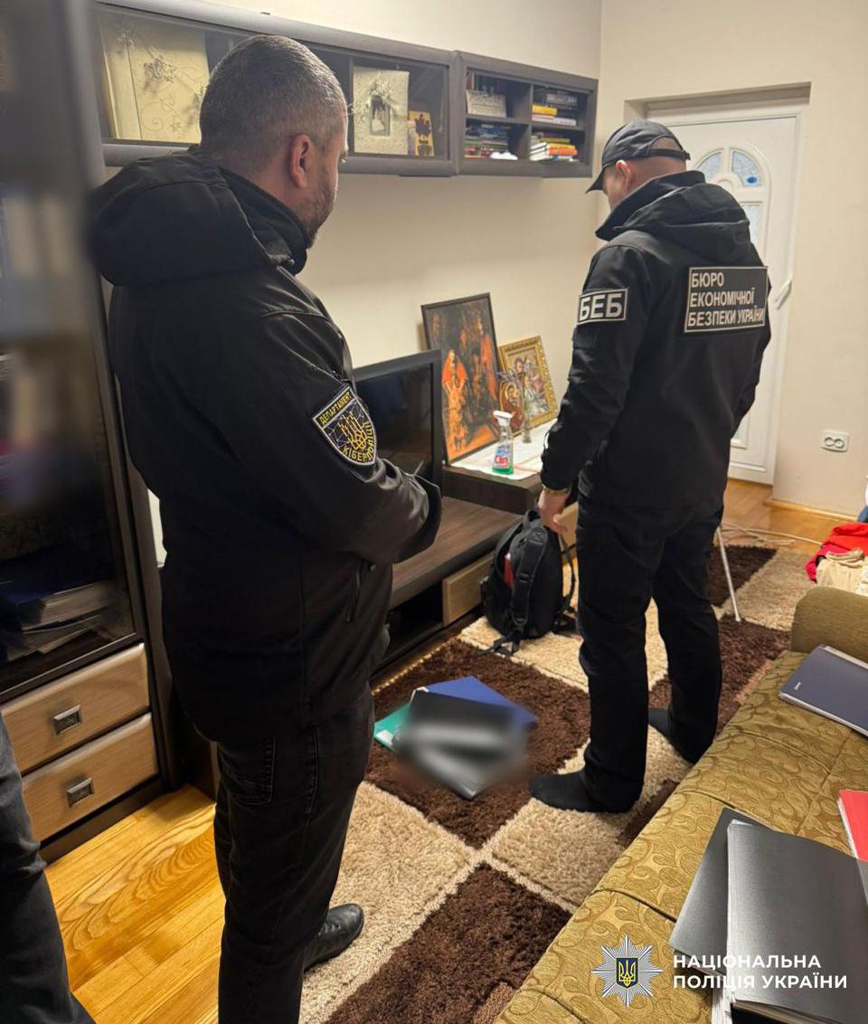 Привласнювали гроші з державної програми підтримки садівництва: кіберполіція та БЕБ викрили масштабну схему